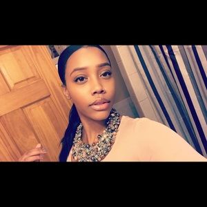 Meet your Posher, Kayla